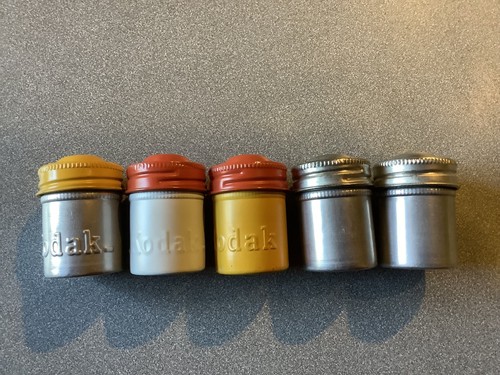 Boitier métal KodaK pour diapositives avec compartiments pivotants