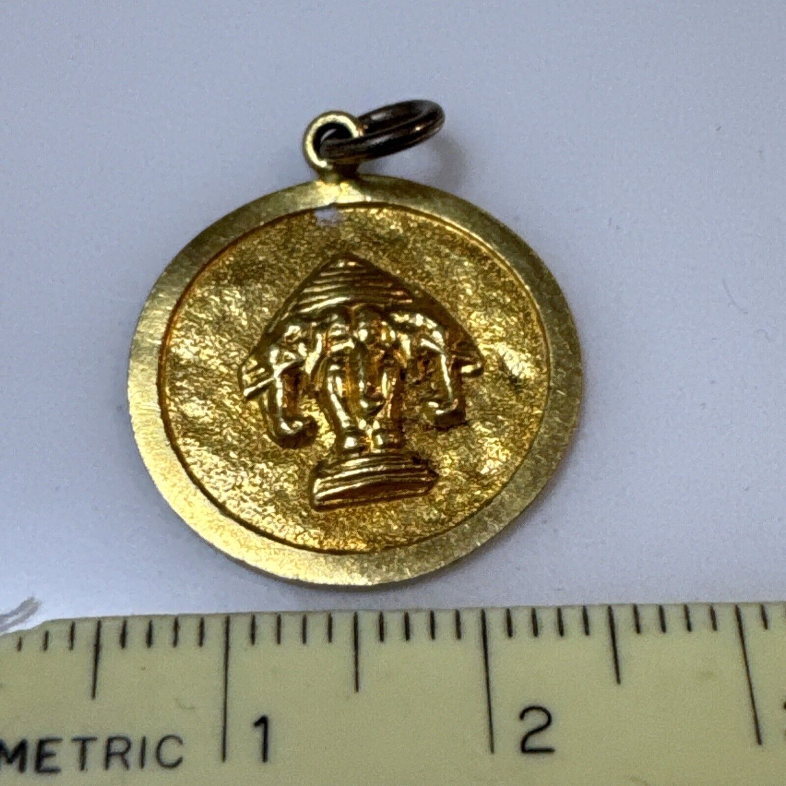 22k gold three heads elephant pendant 1.6 Grams - image 6