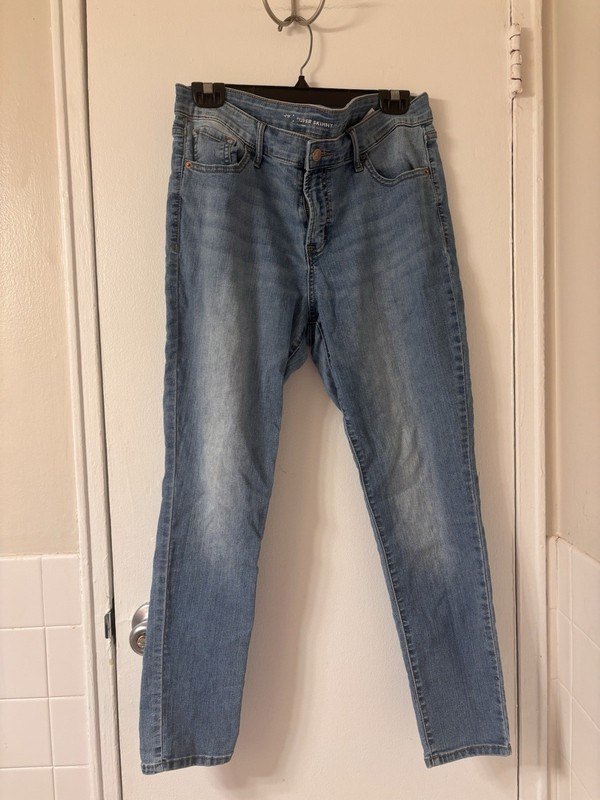 Old Navy Super Skinny Women's Size 12 PETITE Light Blue Lightweight Jeans