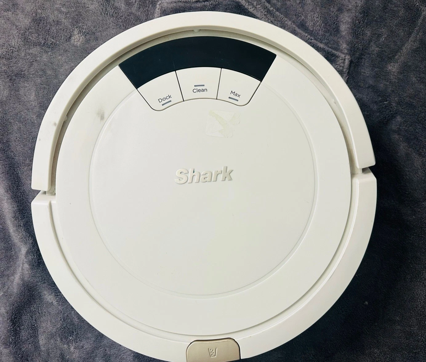 Shark ION AV752 Robot Vacuum Cleaner - White-Used, Great Condition