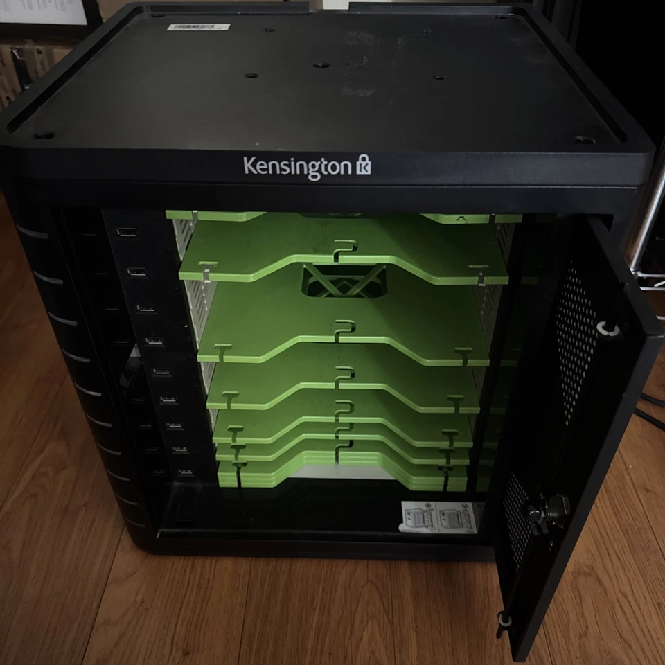 Gabinete de carga y sincronización Kensington K67862AM 10 tabletas - bloqueable usado con llaves Foto 2 de 4