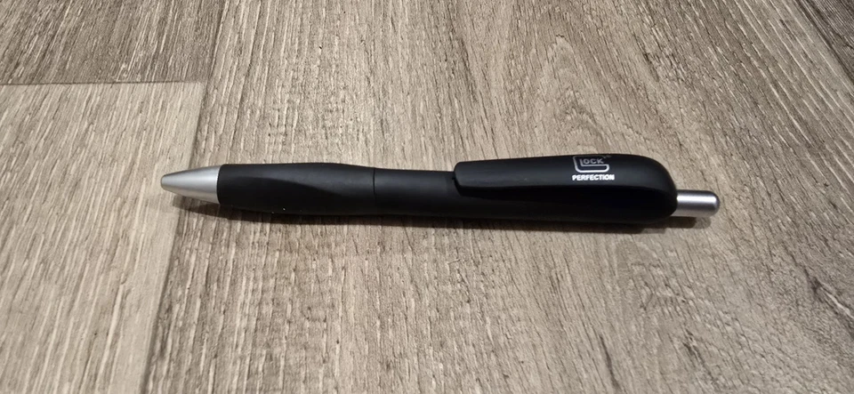 Llavero Glock G17 Gen 5 Mini Pistola Pistola Y Glock Lanyard Camuflado Con Pluma Foto 4 de 4