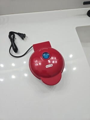 DASH DMG010RD 350W Electric Griddle - Red Excellent Condition 
