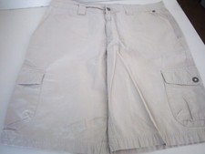 COLUMBIA - Men's Beige Omni Shade Shorts -- Size 34