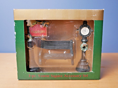 Holiday 2002 Village Square 3-pc Towns Square Accessory Set