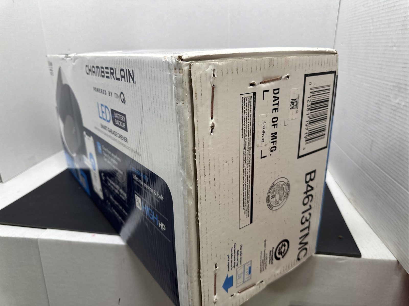 Chamberlain 3/4 HP LED Smart Quiet Belt Drive Garage Door