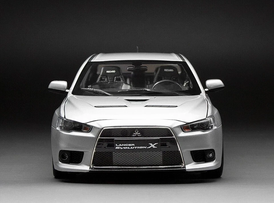 1/18 SunStar Mitsubishi Lancer Evolution Evo X Cool Silver 5821 - Imagen 3 de 4