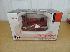 International IH TD 24 crawler tractor 2006 1/16 toy Speccast diecast dozer