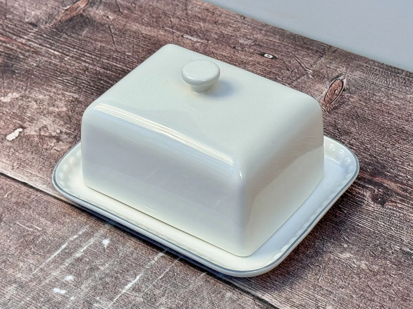 White Mary Berry Butter Dish
Opens in a new window or tab