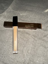 Hourglass Vanish Airbrush Concealer Shade Maple