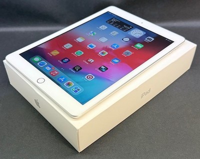 Apple iPad A1893 9.7'' 32GB, Silver and White Wi-Fi 6th Gen in