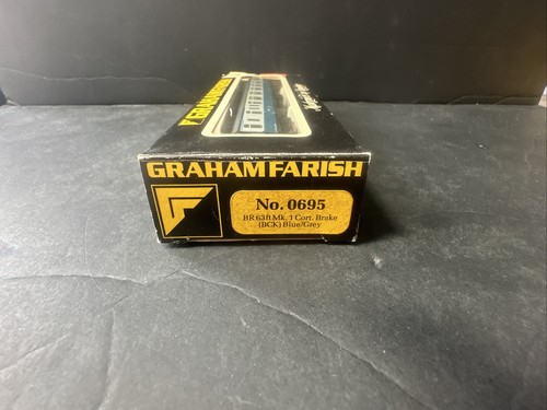 N GAUGE GRAHAM FARISH NO.0695 BR 63FT MK1 CORRIDOR BRAKE (BCK) BLUE/GREY V.229 - Picture 3 of 3