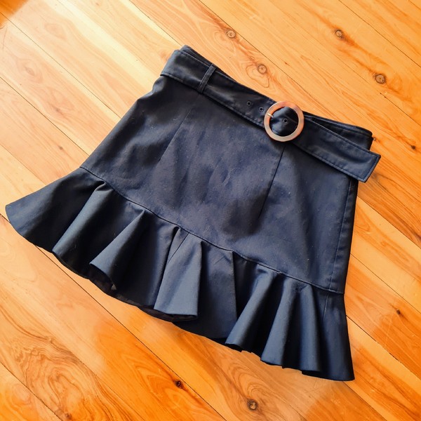 Women's size 12 'BARDOT' Gorgeous black fit and flare mini skirt with belt - EUC