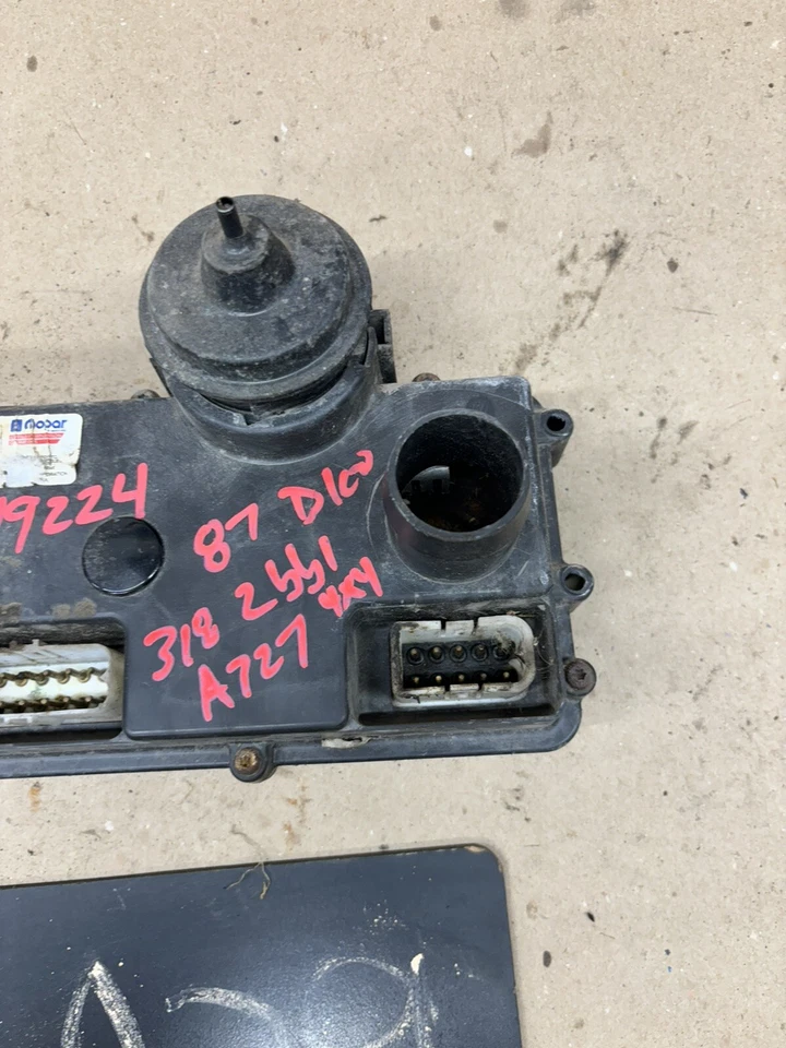 Dodge D100 D150 W100 1981 83 84 86 1987 Ram ECM PCM Computer Carb 4379224 OEM Fabricante Original Foto 4 de 4