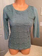 LOFT Blue/Green Knit Top W/Overlay. Size XS. Excellent Condition.