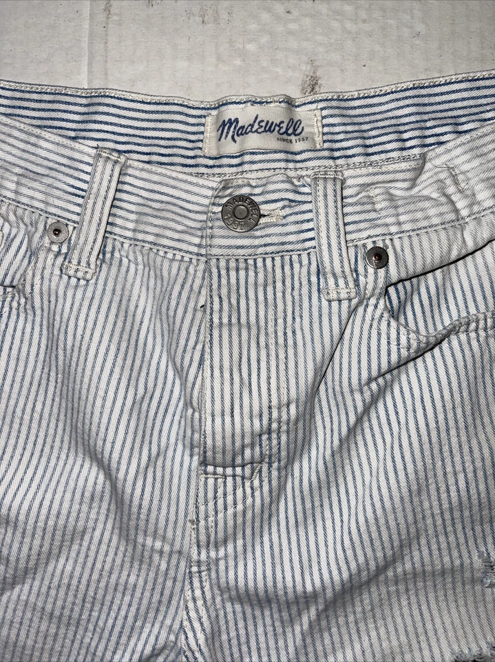 二手 - Madewell 纽扣门襟条纹仿旧剪裁短裤女式(25 码) — 第 3/4 张图片