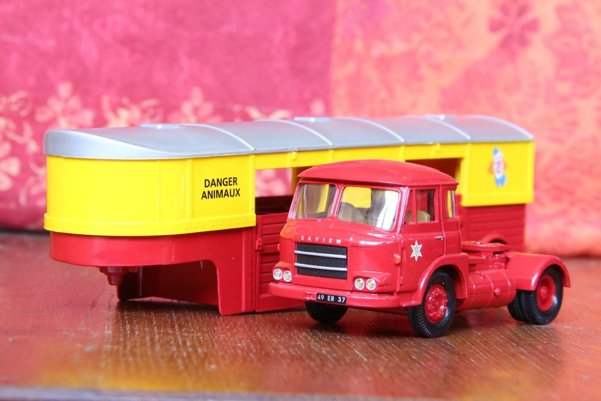 DODGE 6*6 + Remorque Cirque Pinder Verem 1:50 EUR 39,50 - FR