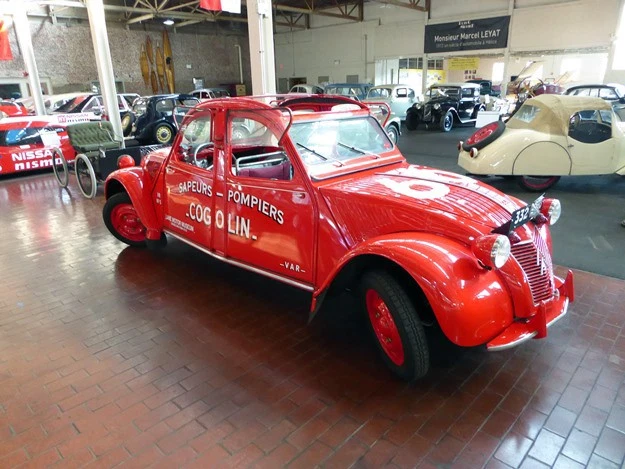 The Lane Motor Museum in Nashville owns this unique “push-me-pull-you” two-engined Citroën, used by a French fire company. (Jim Motavalli photo)