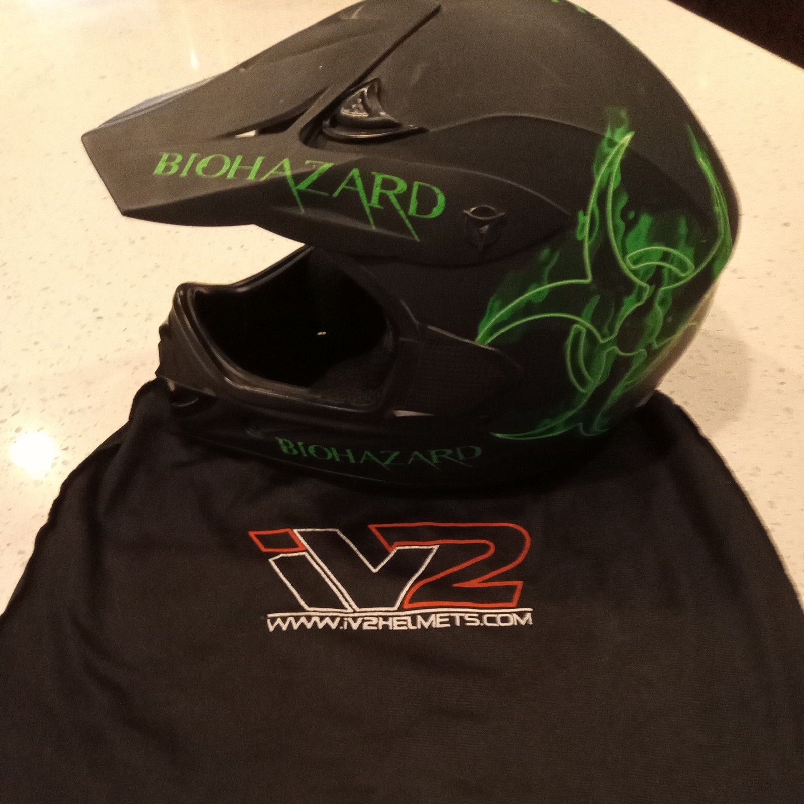 Helmet (display Model New W/o Box)
