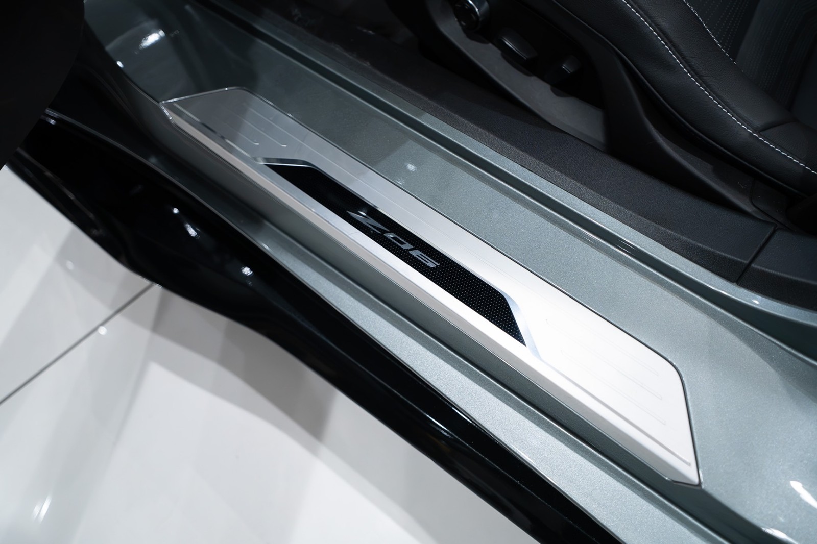 2024 Hypersonic Gray Metallic Chevrolet Corvette   | C8 Corvette Photo 7