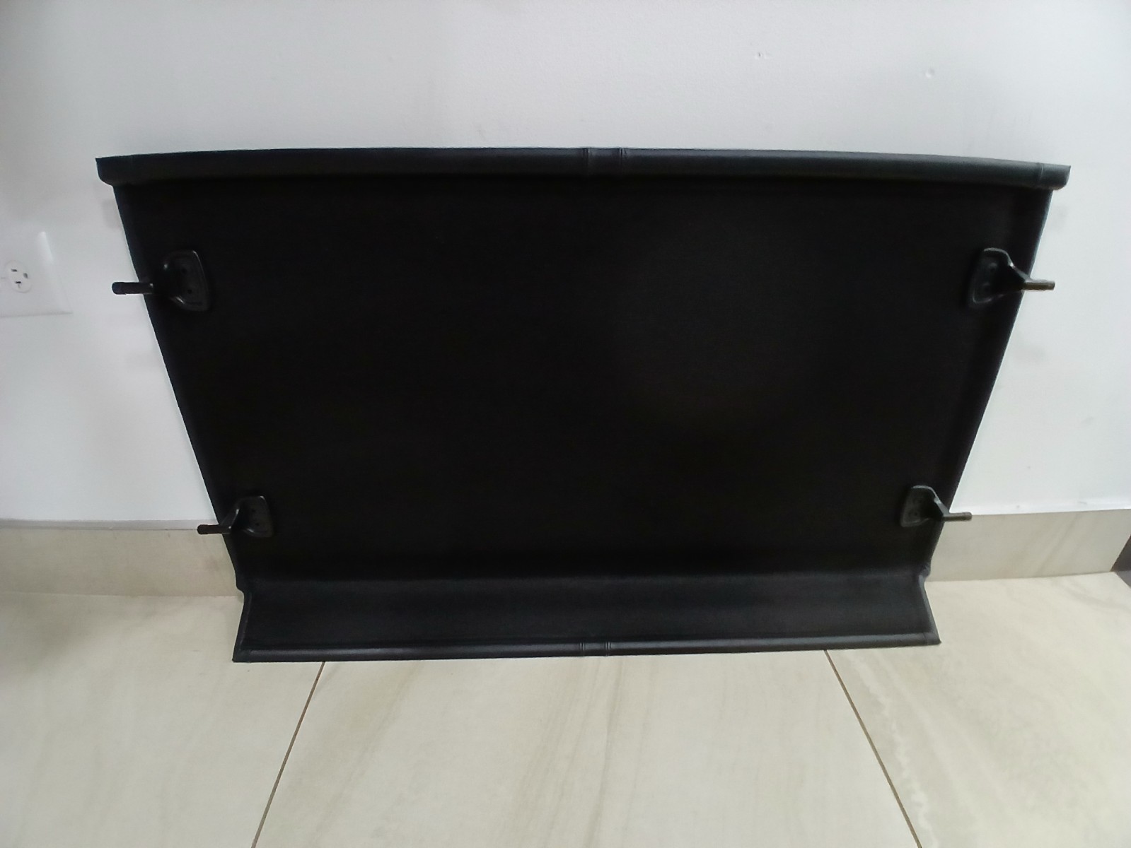 ASTON MARTIN DBX REAR PARCEL SHELF/PACKAGE TRAY ASSEMBLY - MY83-46668-AEW