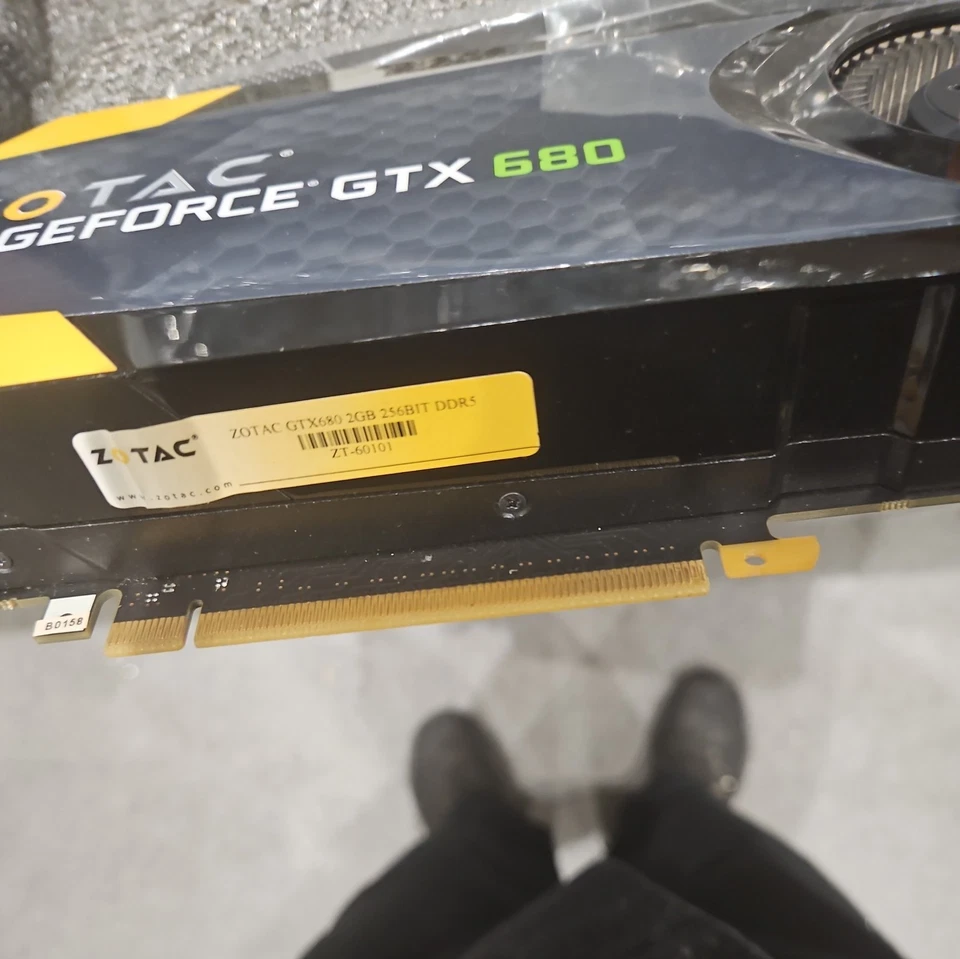 MSI Geforce GTX 680 2GB GDDR5 N680GTX Graphics Card - Image 3 of 4