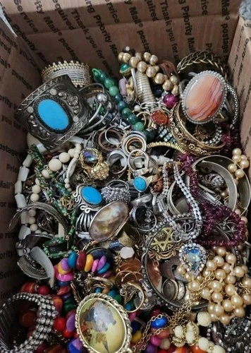 1 Pound Jewelry Costume Vintage Mix LBS  necklaces bracelets pins rings etc lbs