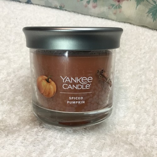Yankee Candle Scented Candle, Spiced Pumpkin Original Jar Candle, 4.3oz USA