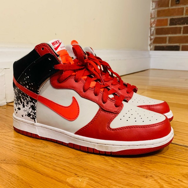 black gray red nike dunks 2009
