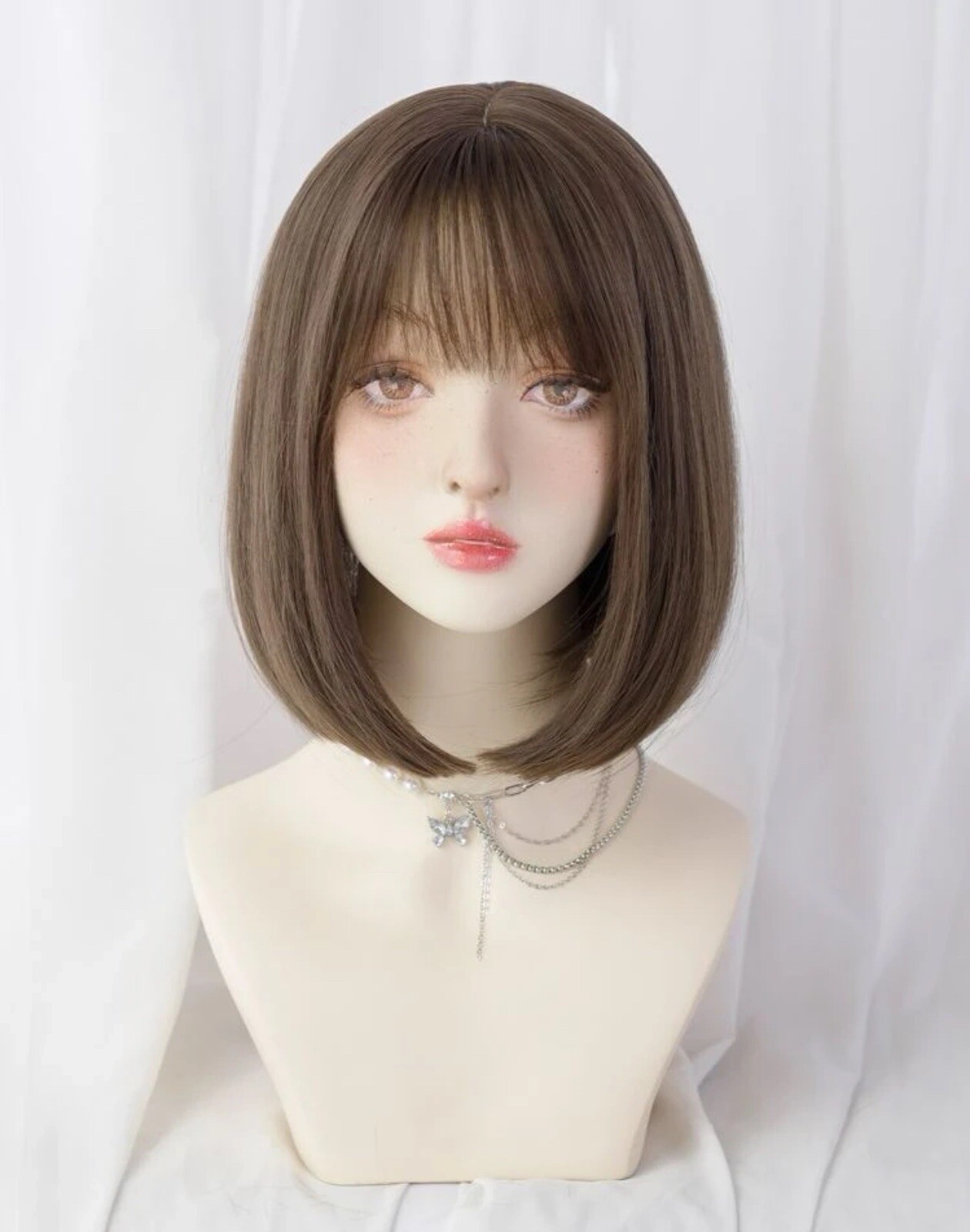 Perruque marron courte lisse 30cm avec frange pour masquer la perte de cheveux + 4 bonnets femme
