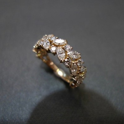 18k Gelbgold exklusives Band 1,25 Ct Lab Created Multi Shape Diamond E F VVS2
