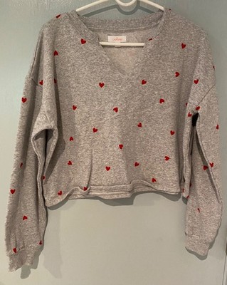 Colsie Women/Teen Cropped & Frayed V-Neck Gray Medium Sweatshirt with Red Hearts