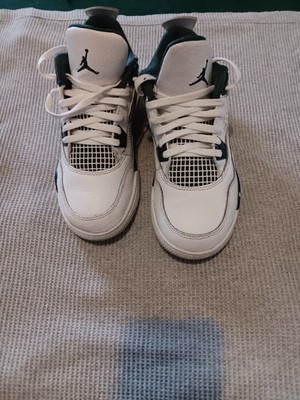 air jordan 4 size 3y color white green in good condition