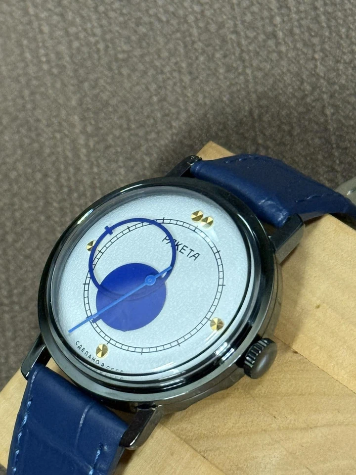 Raketa Copernicus Red Vintage Soviet Mechanical Men's Watch 1990s Sun Dial Rare - Image 4 of 4