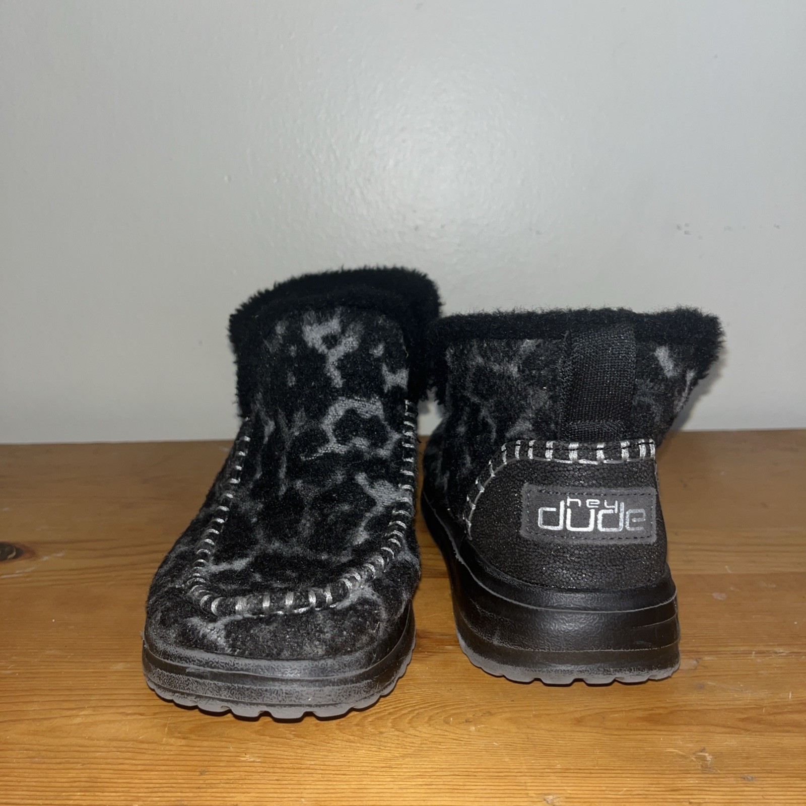Hey Dude Ankle Boots  Shoes Denny Black Leopard Size 6 Women's Fuzzy Lined