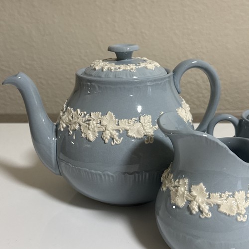 WEDGWOOD Queensware Cream Color On Lavender Teapot Sugar Bowl, Pitcher SET - Picture 2 of 10