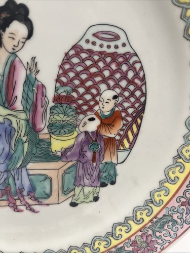 Vintage Chinese Famille Rose Enameled Porcelain Beautiful PLATE Qianlong 10” D - Picture 3 of 9