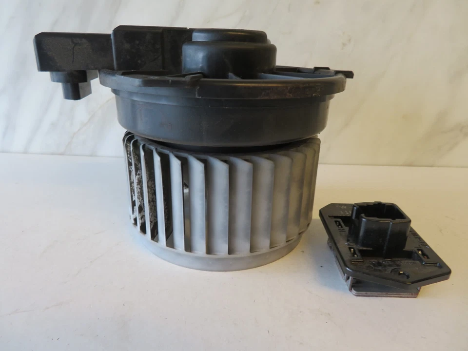 DAIHATSU SIRION HEATER BLOWER MOTOR WITH RESISTOR 2005-2010 ACS1720 - Image 2 of 4