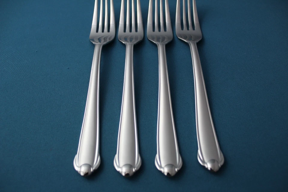 4 Tenedores de Cena Mikasa CLÁSICO SATINADO Gerald Patrick 18-8 Corea NUEVO 8" Foto 2 de 4