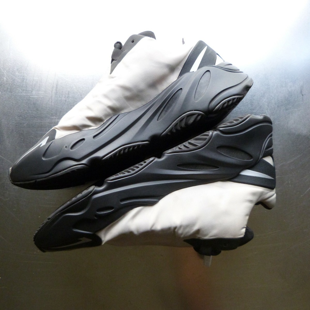 adidas gazelle silver green womens ADIDAS YEEZY BOOST 700 MNVN 