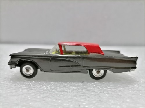 FORD THUNDERBIRD Hardtop - Vintage Corgi toys 214S , Made in Gt. Britain 1962 - Picture 6 of 15