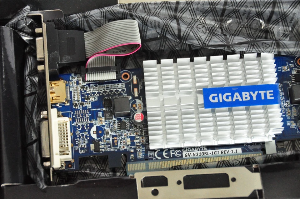 Boxed GIGABYTE NVIDIA GeForce 210 Graphic Video Card GV-N210SL-1GI HDMI 1MB DDR3 - Image 4 of 4