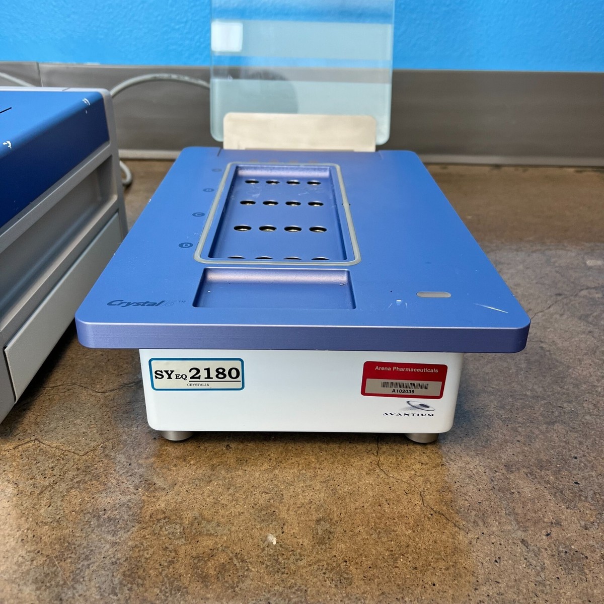 Avantium Technologies Benchtop Crystallization System Avantium Technologies Benchtop Crystallization System