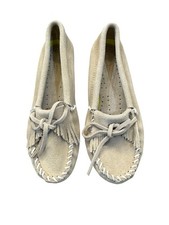 Minnetonka Slipper Kilty Women's Size 7 Beige Leather Breathable Comfort