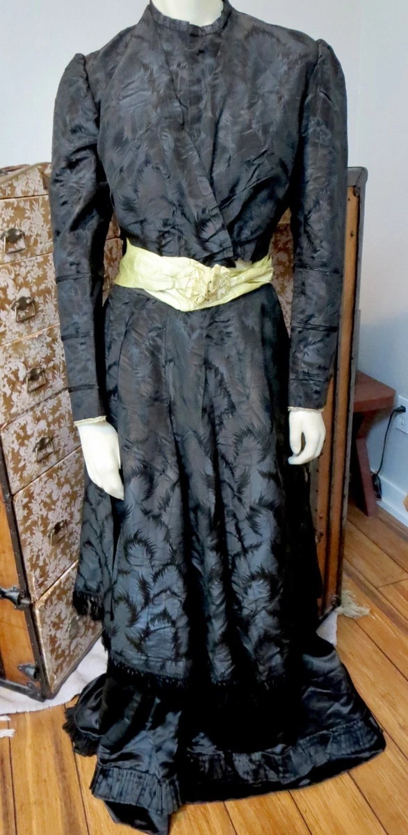 1800 black dress Vintage Inspired Gothic Black Lace Beaded Mermaid Wedding Dress Plus Size Size 22W / Black / With Choker +Gloves