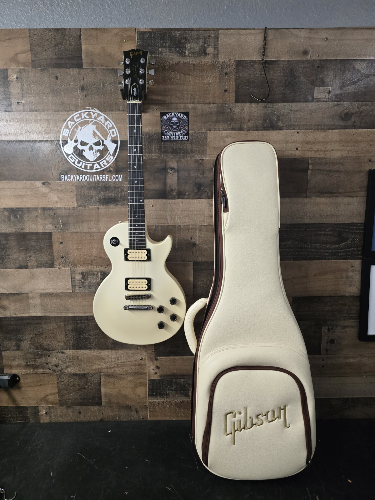 1983 Gibson Les Paul Studio White  With Bag