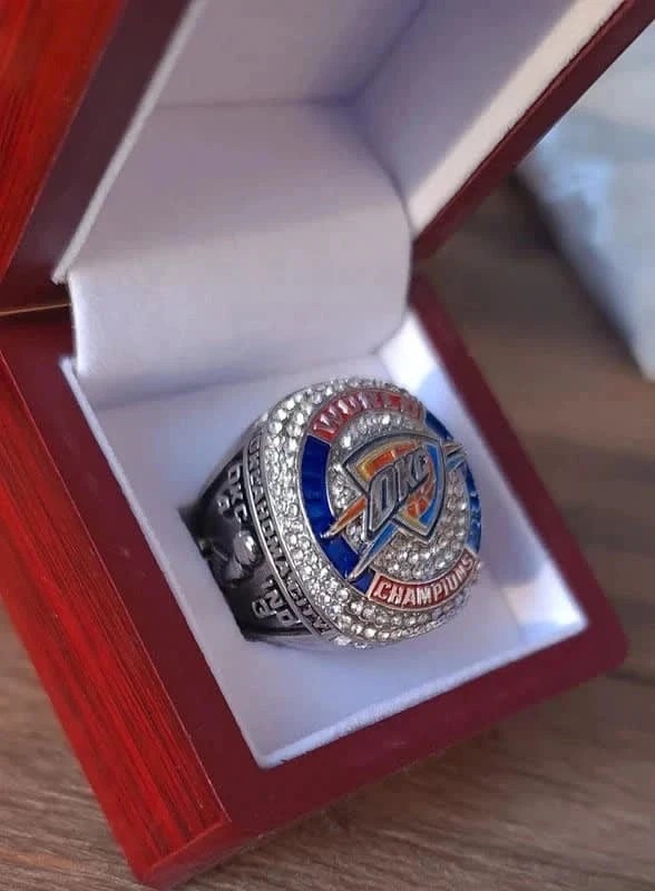 Bague de championnat NBA Oklahoma City Thunder 2025 en strass étincelants finition argentée