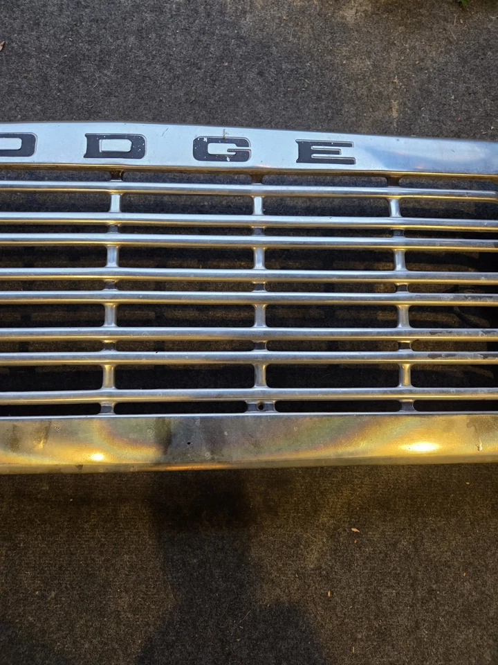 1977 年道奇皮卡车烤架信号灯 D150 D250 原始设备制造商 — 第 4/4 张图片