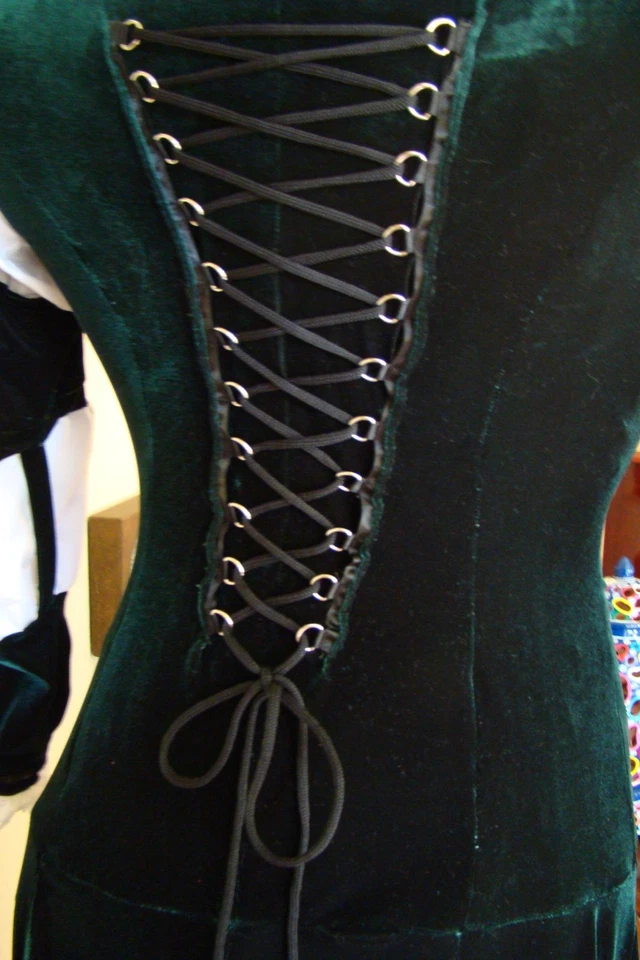 Disfraz Hecho a Mano Terciopelo Princesa Mérida Renacimiento/Halloween Adulto Talla XS Foto 3 de 4