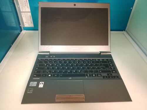 Toshiba Portege Z930-172 – Display defekt – Ersatzteile / Bastler (R8 1137)